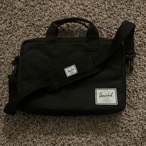 Herschel Gibson laptop messenger bag - original, compact, more convenient